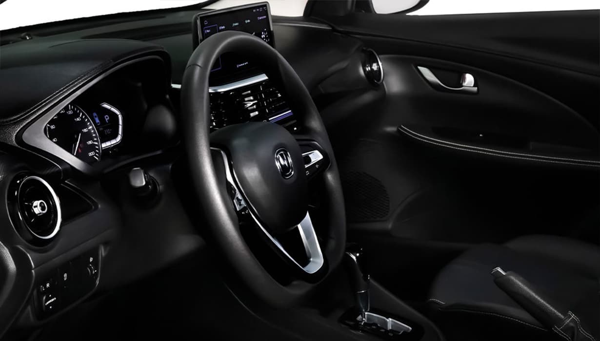 Pantalla tactil de infoentretenimiento a color de 10".