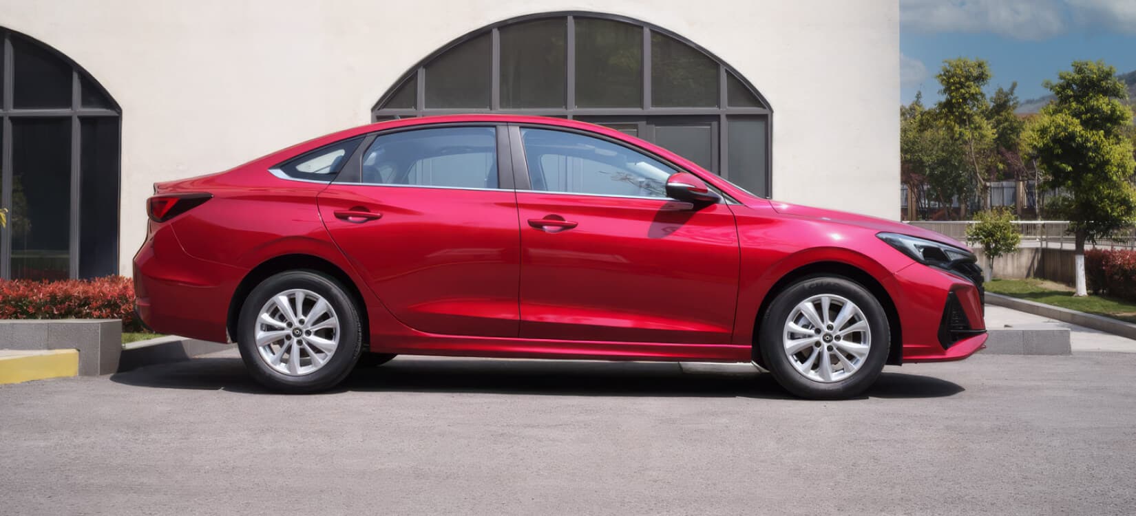 Encendido a distancia del motor. Espejos laterales con ajuste electrico y luz LED direccional.