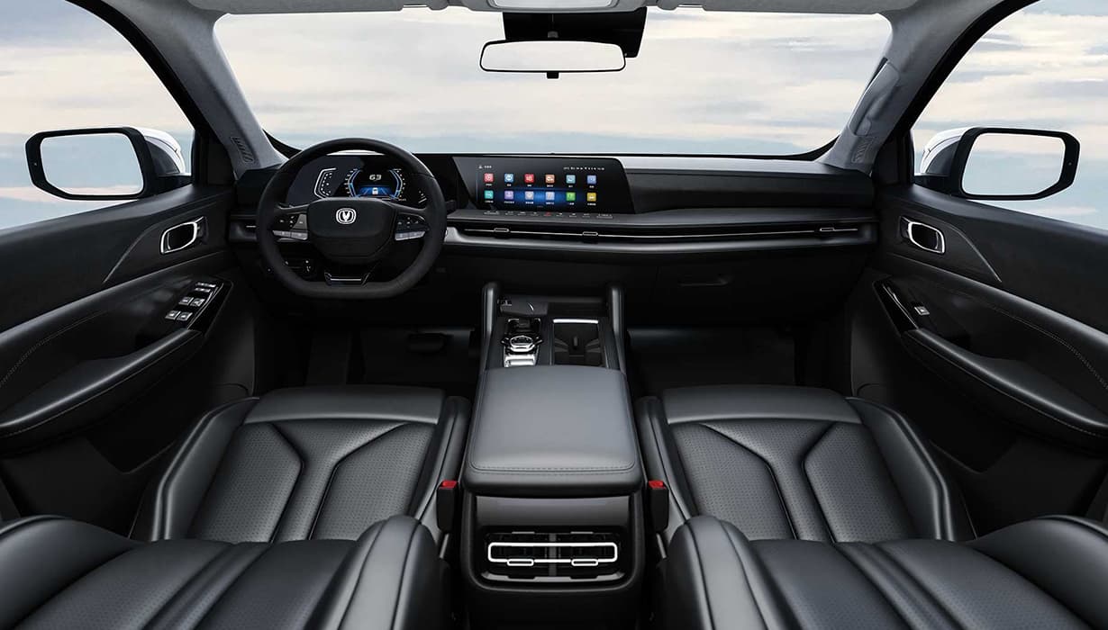 Panel de instrumentos digital de 12.3" y pantalla digital tactil de infoentretenimiento a color de 12.3".